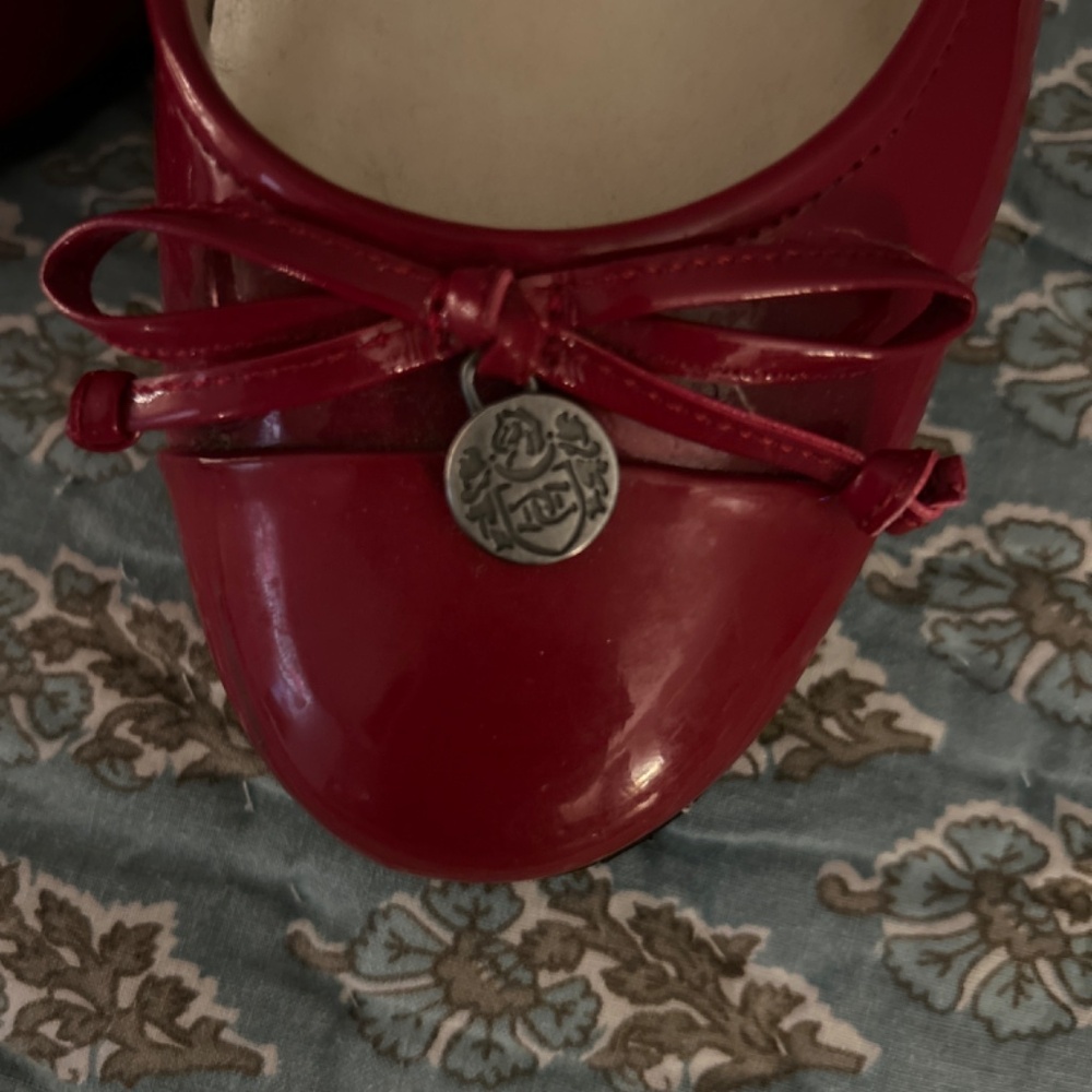 Red Flats - Picture 2 of 2